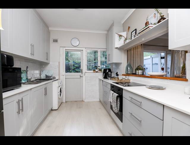 3 BEDROOM SIMPLEX FOR SALE IN UMGENI PARK